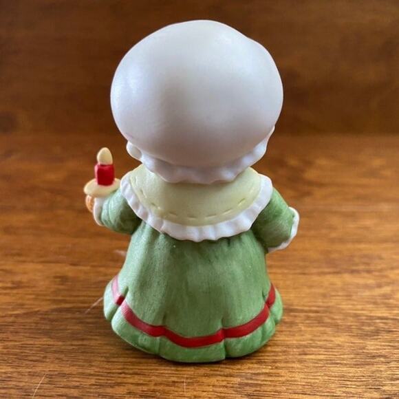 ENESCO Lucy and Me Christmas Bear Holding Candle 1985 - Picture 2 of 3